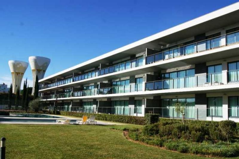 2 Bedrooms Flat For Sale - Faro