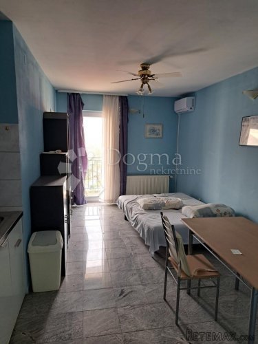 PROSTRANA KUĆA SA APARTMANIMA + POSLOVNI PROSTOR - 5