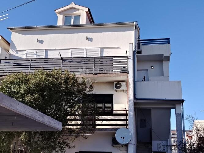 VODICE - atraktivan stan s pogledom na more