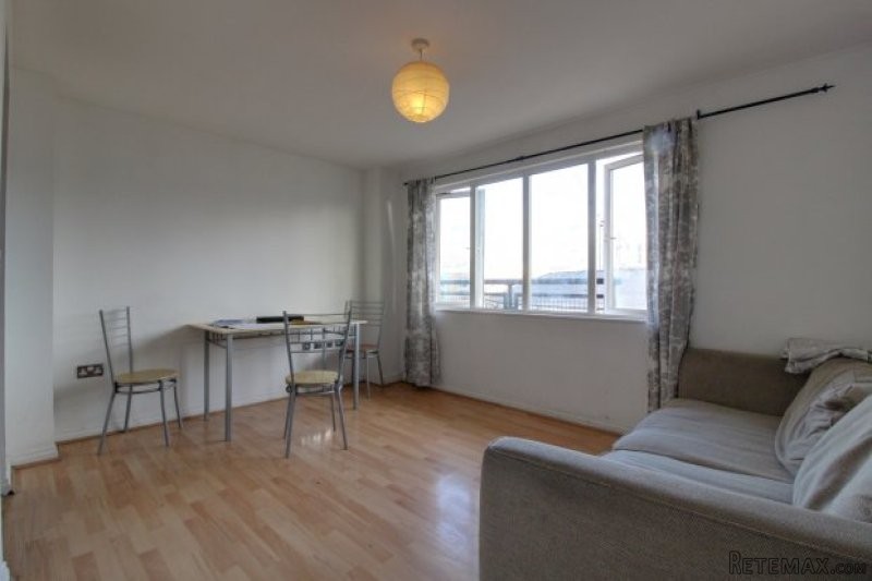 2 bedroom, Flat house for sale - 2