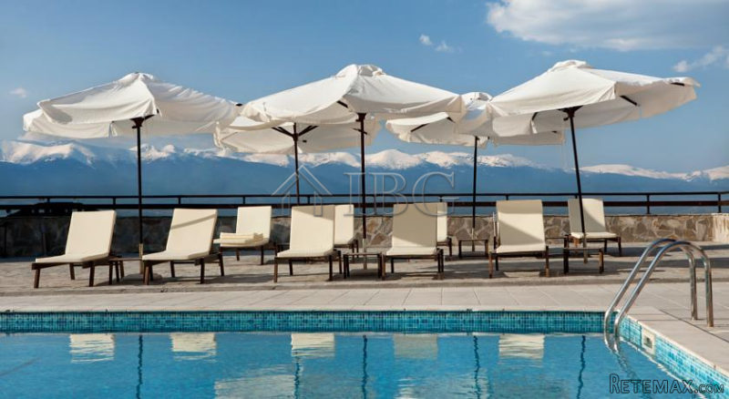Studio with pool view for sale in Green.. - 2