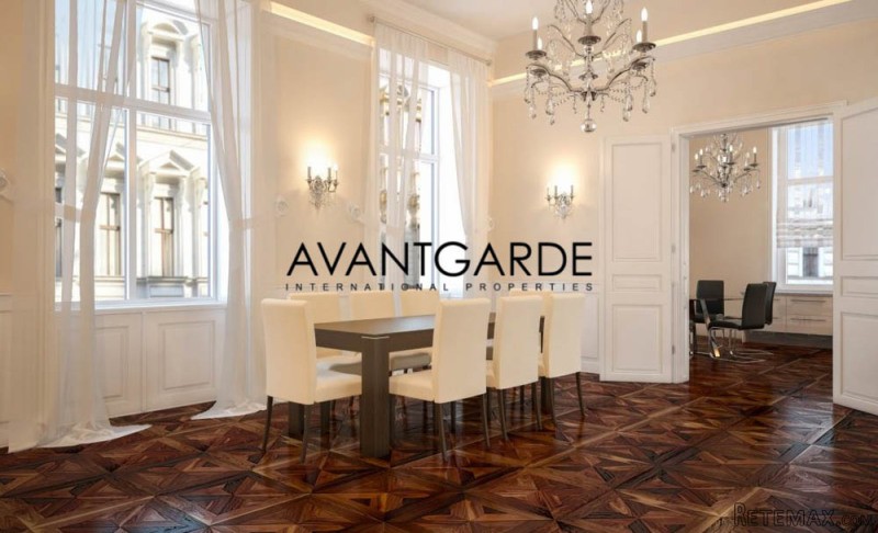 Luxurious apartment in grand..