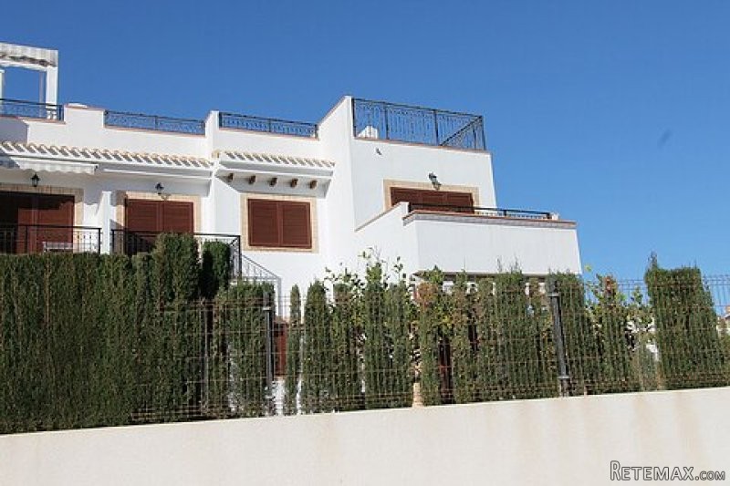 3 Bed Penthouse with Solarium and Sea..