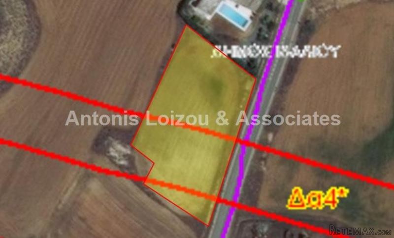 3378 m2 plot in Latsia of which 1061m2..