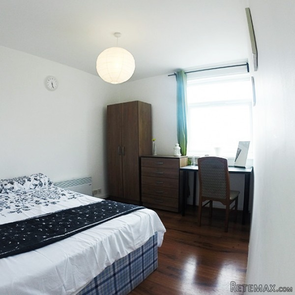 Nice And Comfortable Double Bedroom - 2