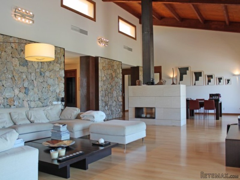 Modern Villa In S'aranjassa With Views..