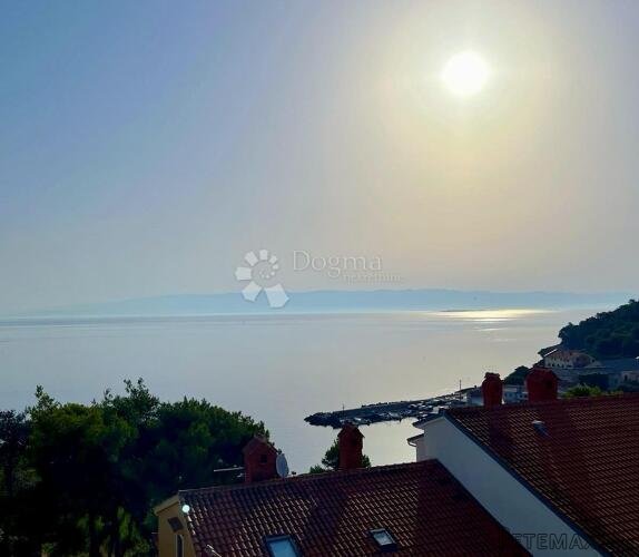 LOŠINJ - 3 ETAŽIRANA STANA U KUĆI 100m od plaže