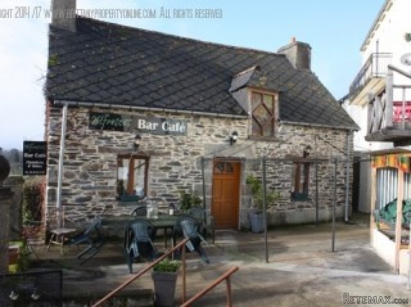 Located in a popular tourist village.. - 2