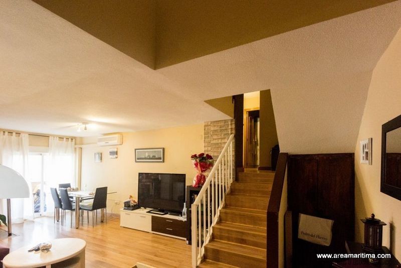 Sale of great triplex in singular..