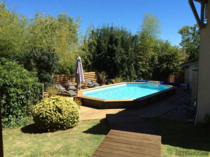 Calm Environment House with Pool