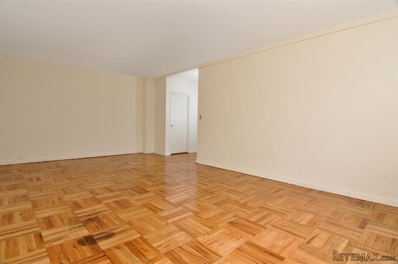 2 bedroom Commercial Property For Sale:.. - 2