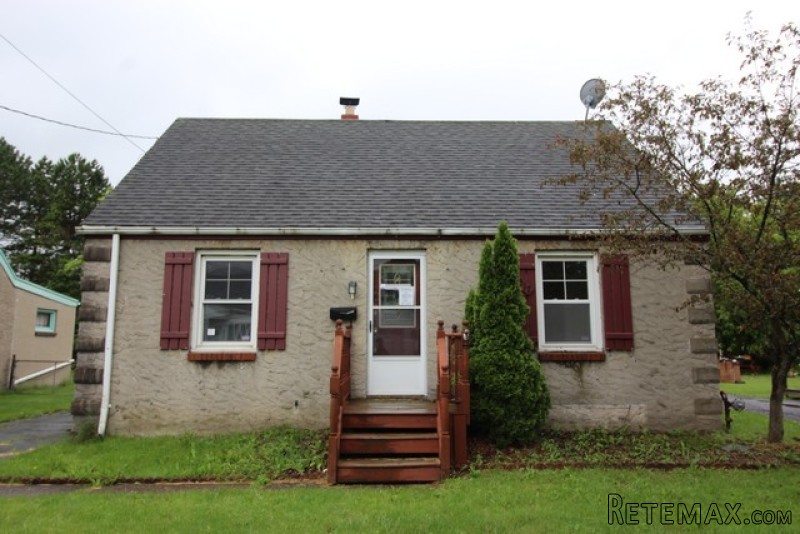 8317 Frontier Ave Niagara Falls, NY..