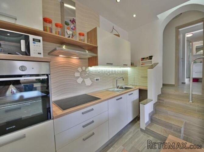 Dizajnerski apartman za poslovne ljude u Kastvu