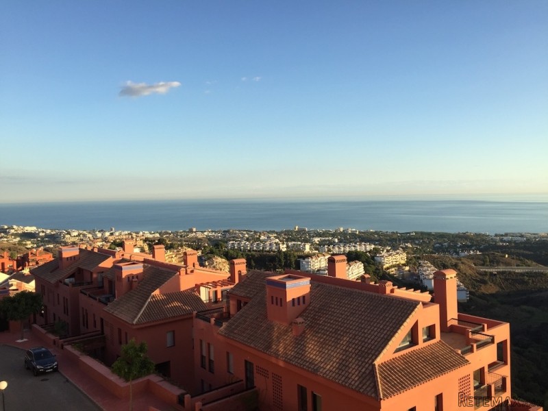 APARTMENT FOR SALE IN CALAHONDA