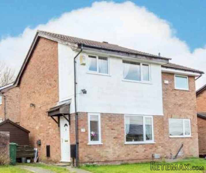 3 bedroom, Semi-detached House house..
