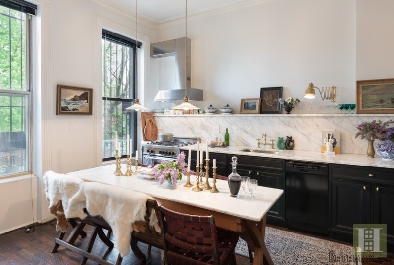 6 bedroom Town House For Sale: 82.. - 2