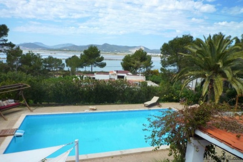 Charming villa with views to the saline - 2