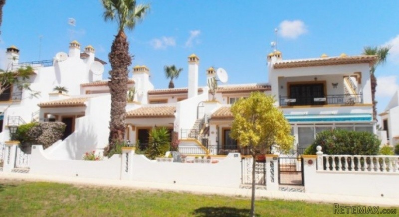 Villamartin Town House on Valencias..