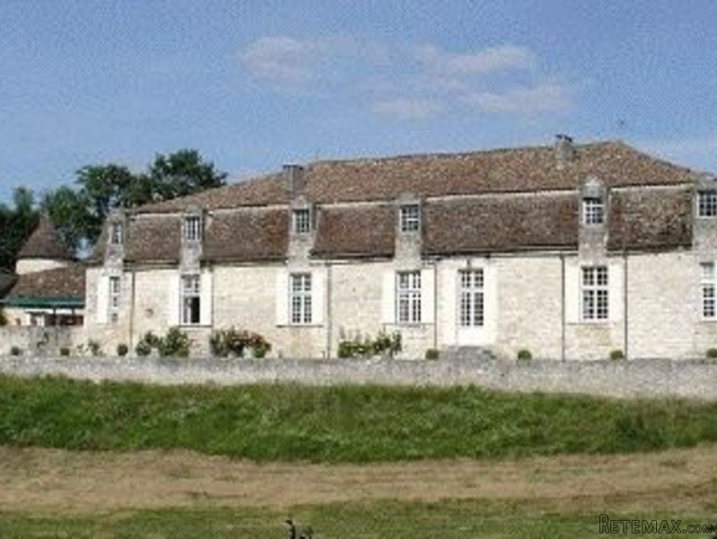 A Magnificent 17th Century Domaine.. - 2