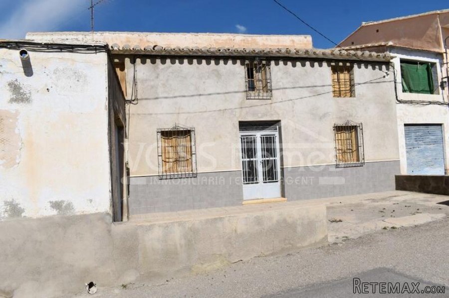 A lovely 2 storey village house to renovate currently with.. - 2