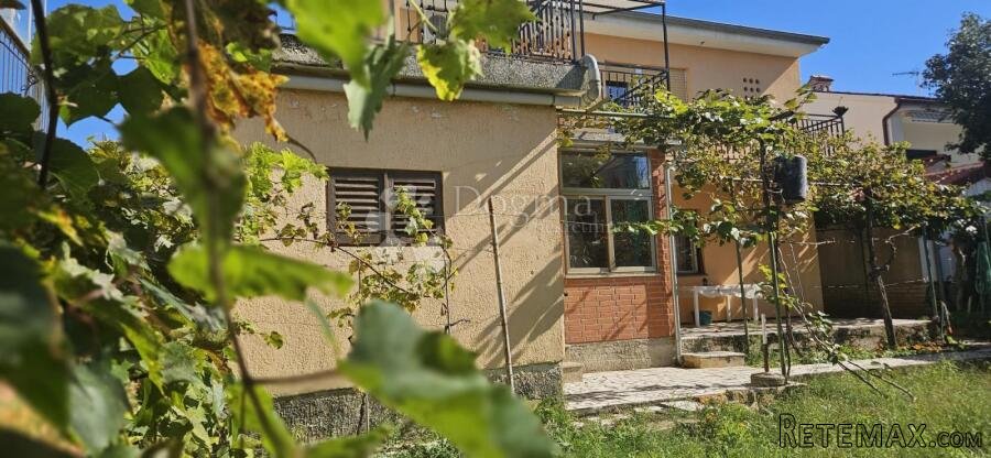 Kuća sa 3 stana - 2