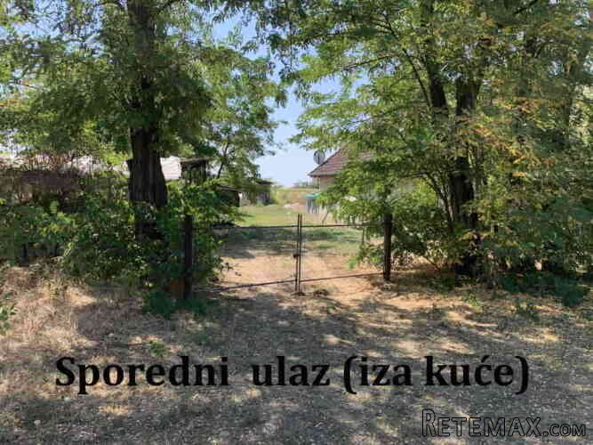 Prodaje se kuća/salaš u Hajdukovu na parceli od 3,5 jutra zemlje - 12