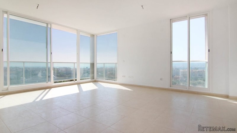 Fabulous 4 Bedroom Duplex with Stunning.. - 2
