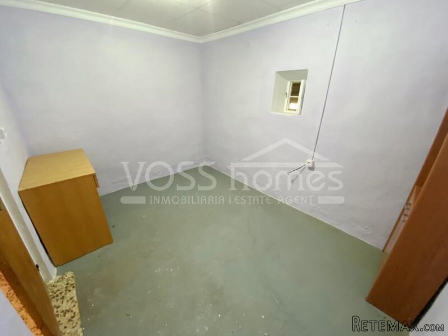 NEW LISTING TO VOSS HOMES - A large two storey Country.. - 13