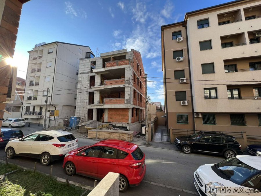Vlasnik-prodajem LUX stan u novogradnji - 13