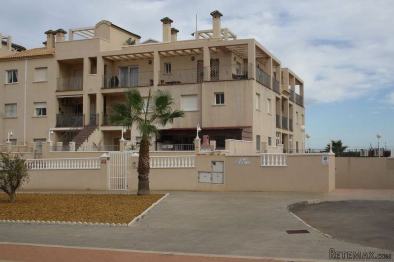 Apartment for sale in Los Nietos