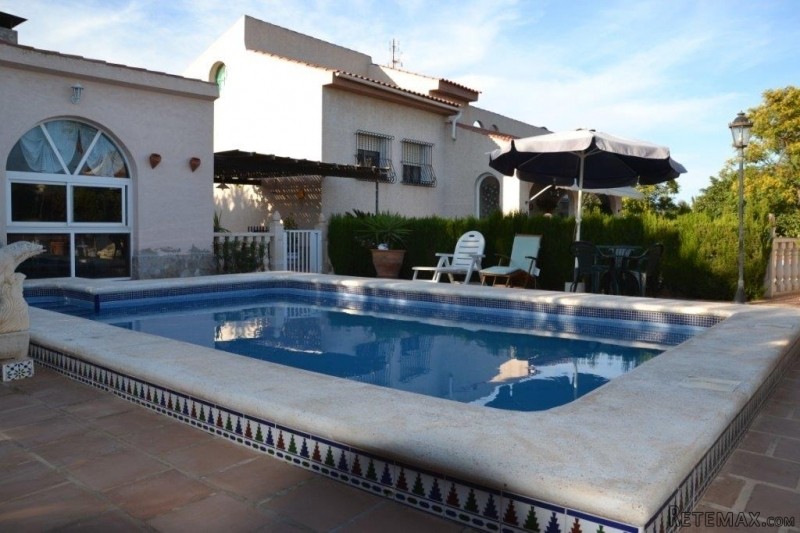 4 Bed With Pool In El Altet, Elche