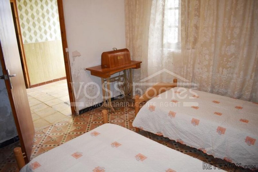 A lovely 2 storey village house to renovate currently with.. - 10