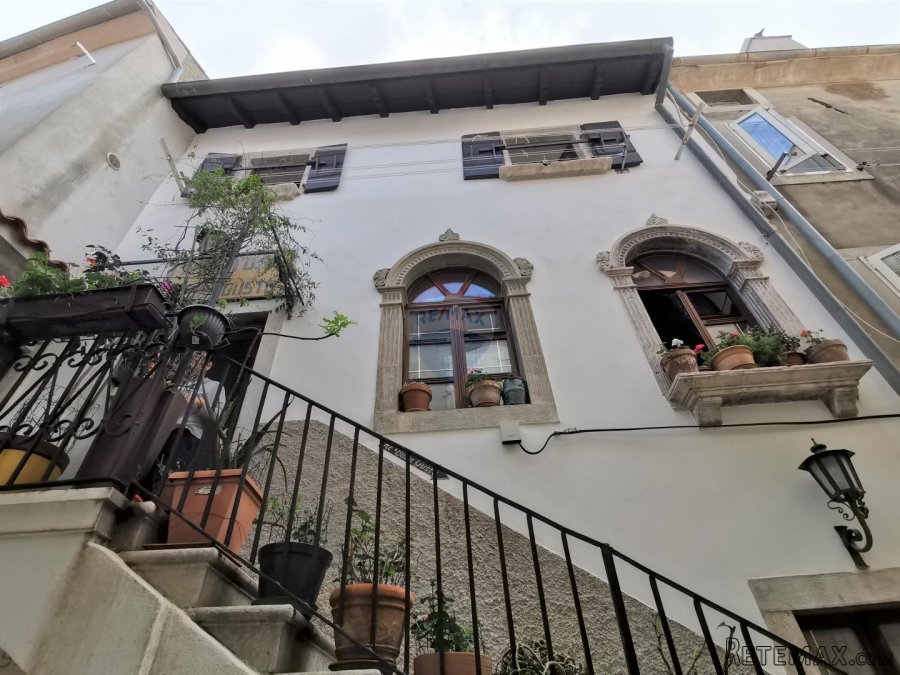 CRES - uhodani ugostiteljski objekt sa stambenim prostorom