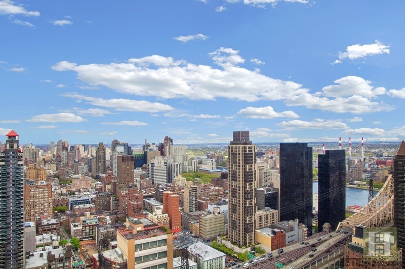 3 bedroom Apartment For Sale: 303 EAST..