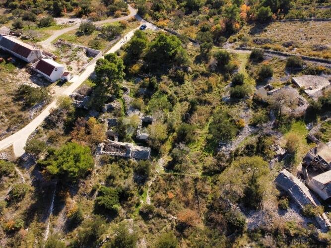 ROGOZNICA(OGLAVCI)- GRAĐEVINSKO ZEMLJIŠTE 1302m2 - 2