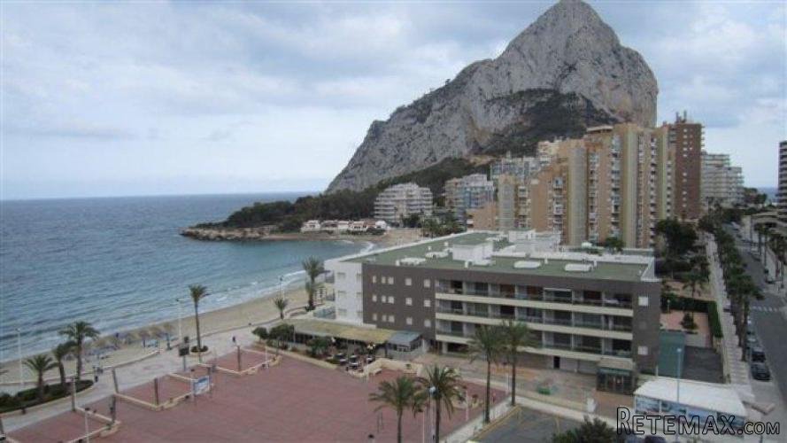 Apartamento en primera linea de playa la Fossa con..