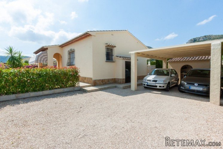 Well maintained villa for sale in Orba. The.. - 3