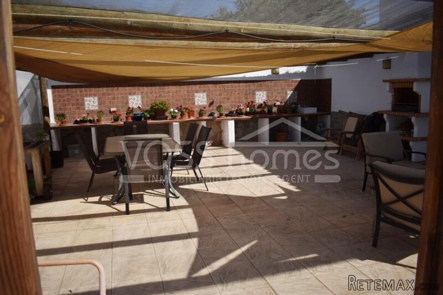 RESERVED APRIL 2022 - Large 4 / 5 bed, 3 bath, recently.. - 7