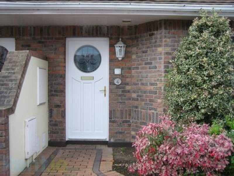 No 4 Simminscourt Square, Simmonscourt..