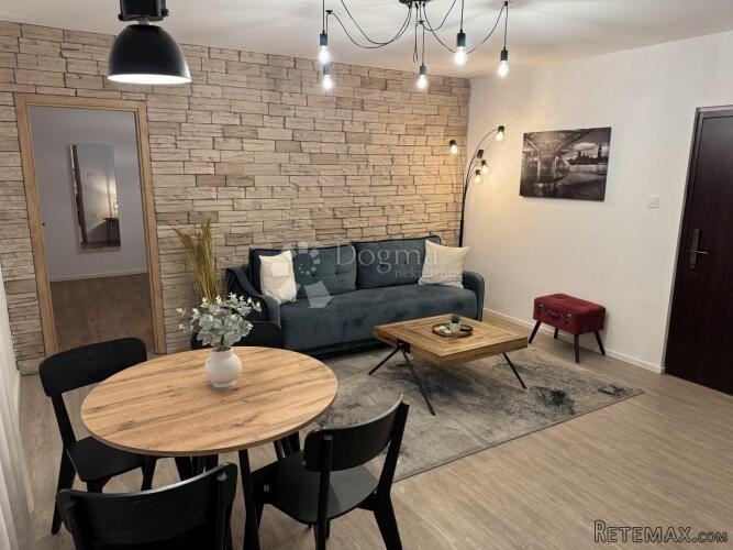 RIJEKA CENTAR STAN 82M2 - 2 APARTMANA