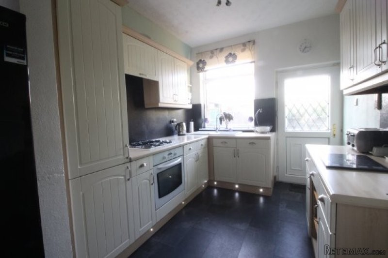3 bedroom, Detached House house for sale - 2