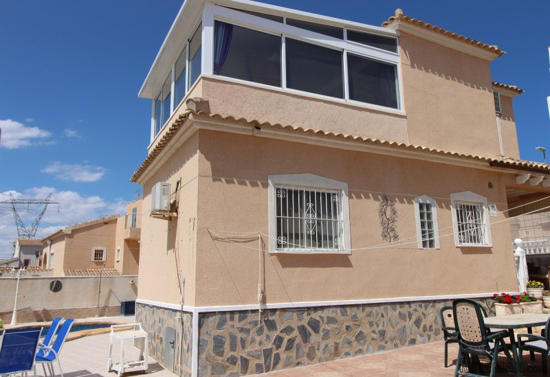 3 Bedrooms - Villa - Alicante - For Sale