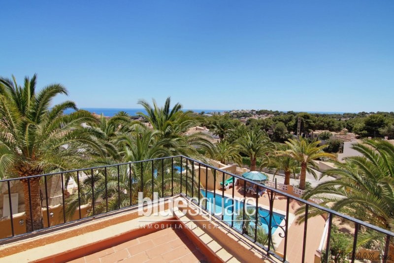 4 Bedroom villa close to the beaches..