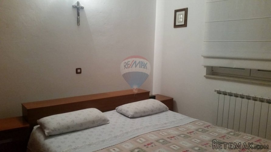 KUĆA SA ČETIRI STANA U BLIZINI DUGE UVALE! - 5