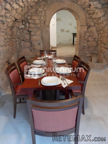 Otok Krk, Pinezići, kamena kuća u nizu, prekrasna terasa - 8