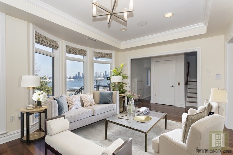 4 bedroom Apartment For Sale: 2 HENLEY.. - 2