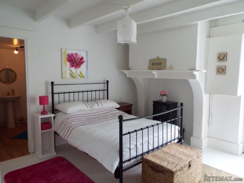 A 4 Bedroom Property With Separate Gite.. - 2