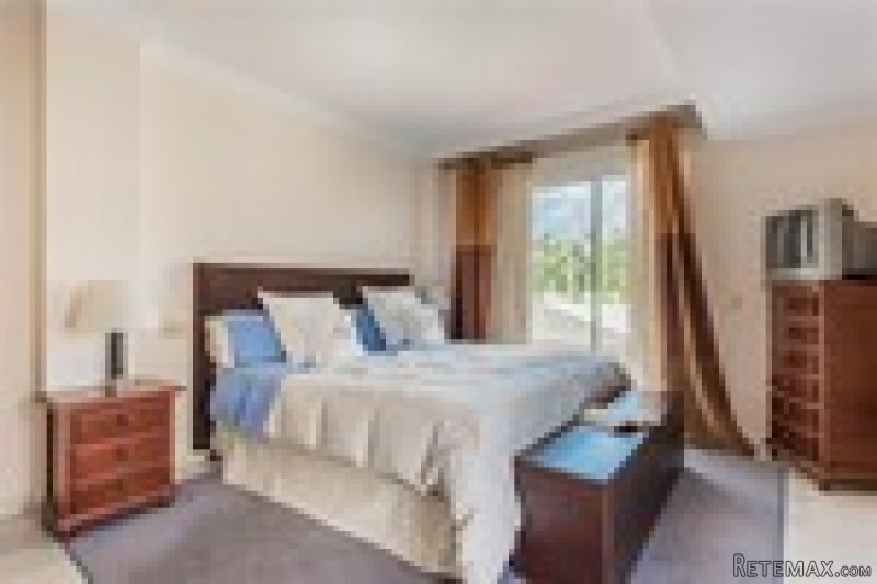 Apartment For Sale In Golden Mile..