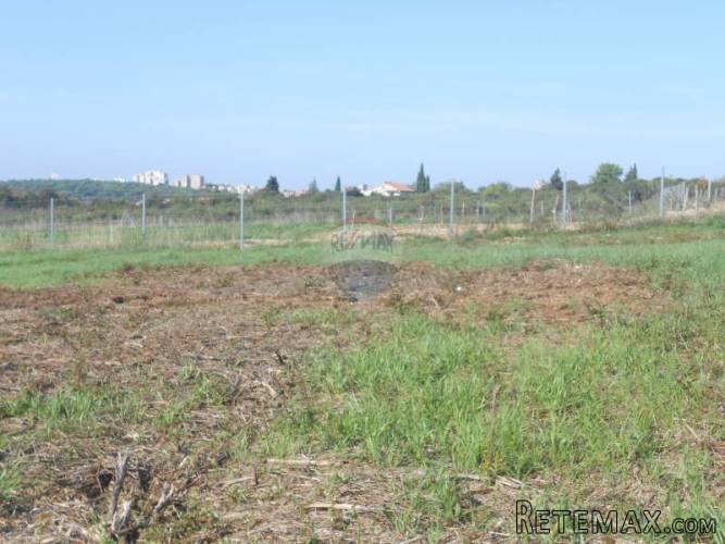 Istra, predgrađe Pule, građevinsko zemljište 698 m2 - 3