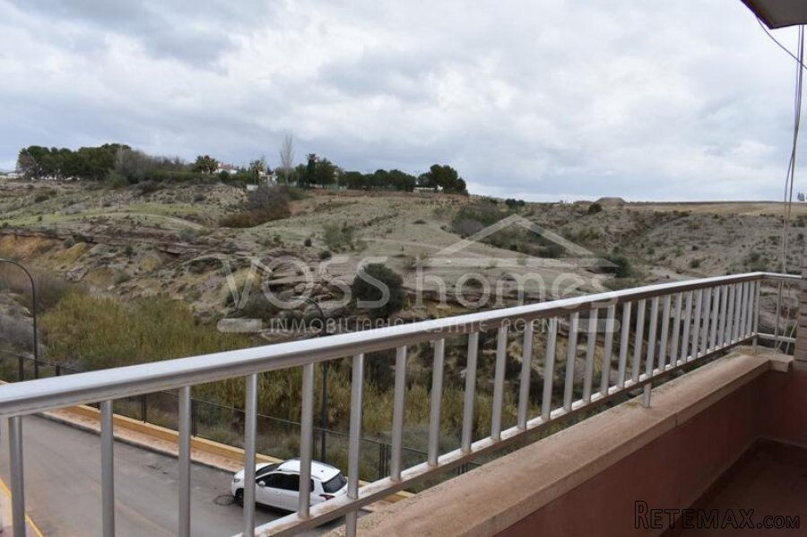 Third floor with lift, 3 bed, 2 bath apartment with amazing.. - 2